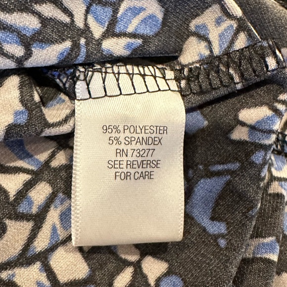 Dana Buchman Women’s Blue/Black/White V-Neck, Geometric Blouse - Size S - Picture 8 of 10